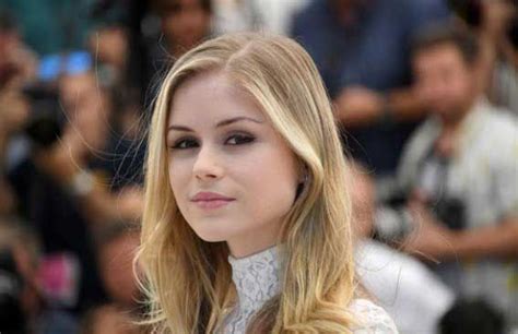 Erin Moriarty Height Weight Body Measurements Age。